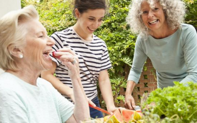 Alimentazione: cosa dovrebbero mangiare le donne  a seconda dell’età